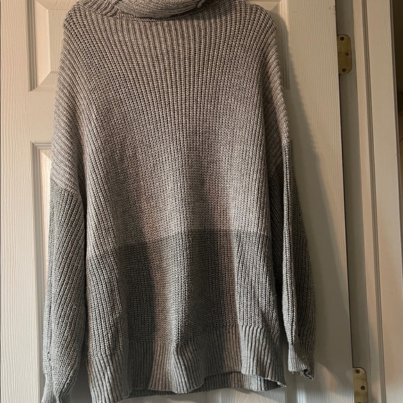 American Eagle Outfitters Gray Cowl Neck Sweater - Picture 4 of 4